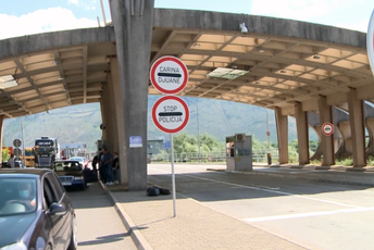 Nije tačno da je promijenjen režim ulaska iz Srbije u Crnu Goru Nije tačno da je promijenjen režim ulaska iz Srbije u Crnu Goru