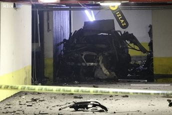 Eksplozija u Sarajevu, velika materijalna šteta na vozilima Eksplozija u Sarajevu, velika materijalna šteta na vozilima