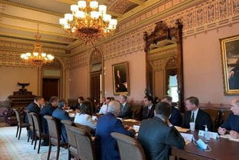 Bijela kuća: Tramp prima Vučića i Hotija, danas sporazum Bijela kuća: Tramp prima Vučića i Hotija, danas sporazum