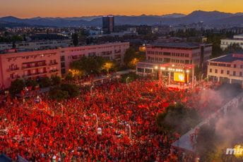 Vušurović: Crna Gora - nama najvažnija, a „fildžan“ samo onima što bi je u čaši vode popili Vušurović: Crna Gora - nama najvažnija, a „fildžan“ samo onima što bi je u čaši vode popili