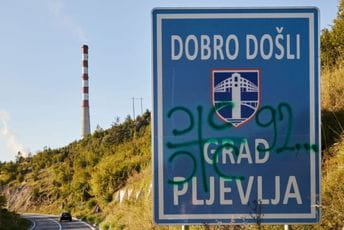 Pobjeda u Pljevljima: Tišina koja doziva u pomoć Tabla na ulasku u Pljevlja