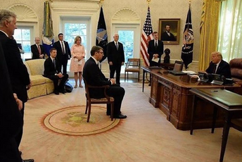 Vučić: Nije mi palo na pamet da zbog stolice napustim razgovor s Trampom Vučić: Nije mi palo na pamet da zbog stolice napustim razgovor s Trampom