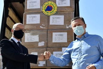 Uručena medicinska zaštitna oprema koju je Republika Slovenija donirala Crnoj Gori Uručena medicinska zaštitna oprema koju je Republika Slovenija donirala Crnoj Gori
