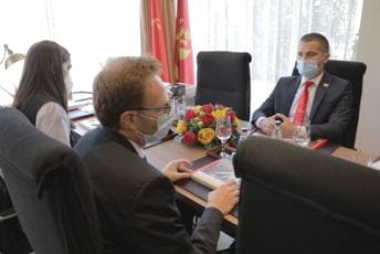 Bečić: Pobjeda opozicije bila bi ubjedljivija da smo imali poštene izborne uslove Bečić: Pobjeda opozicije bila bi ubjedljivija da smo imali poštene izborne uslove