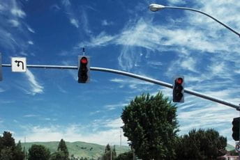 Zamjena signalizacije donijeće "zeleni talas" na Buleveru Svetog Petra Cetinjskog Zamjena signalizacije donijeće "zeleni talas" na Buleveru Svetog Petra Cetinjskog