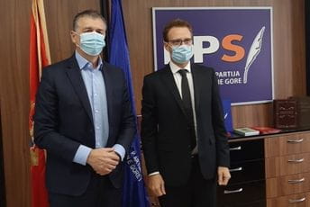 Gvozdenović: Svim kapacitetima nastavićemo borbu za očuvanje Crne Gore Gvozdenović: Svim kapacitetima nastavićemo borbu za očuvanje Crne Gore