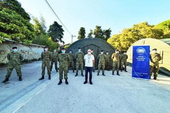 Panika zbog broja zaraženih: Hrvatska vojska postavlja šatore ispred bolnice u Zadru Postavljeni šatori u Zadru