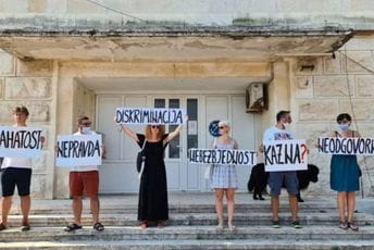 Protest u Budvi: Sud da preinači odluku i pravedno kazni krivca za pomorsku nesreću Protest u Budvi: Sud da preinači odluku i pravedno kazni krivca za pomorsku nesreću
