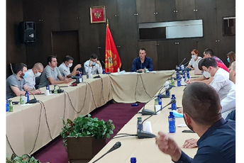 Savjet mladih DPS: Mladi neće dozvoliti nikome da se igra sa sudbinom Crne Gore Sa sjednice