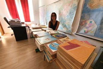 Humano: Poklonio udžbenike i literaturu školi u Drezgi Humano: Poklonio udžbenike i literaturu školi u Drezgi