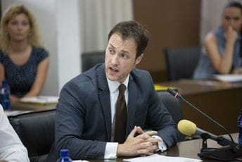 Milačić pozvao Đukanovića da dâ mandat onome koga je narod izabrao Milačić pozvao Đukanovića da dâ mandat onome koga je narod izabrao