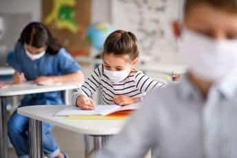 Jedan učenik pozitivan, u samoizolaciji dva odjeljenja Druge osnovne škole u Budvi Jedan učenik pozitivan, u samoizolaciji dva odjeljenja Druge osnovne škole u Budvi