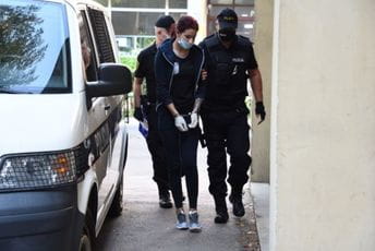 Djevojka koja je zarobila i tukla dva muškarca u Sarajevu predata Tužilaštvu Djevojka koja je zarobila i tukla dva muškarca u Sarajevu predata Tužilaštvu