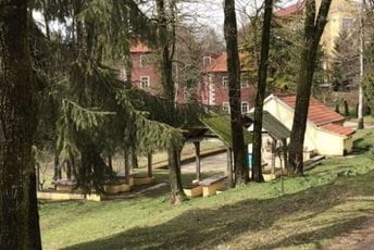 Pacijente iz nikšićke bolnice prevoze u Brezovik, Reljić: Svi će biti primljeni Pacijente iz nikšićke bolnice prevoze u Brezovik, Reljić: Svi će biti primljeni