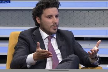 Abazović: Oko sektora bezbjednosti nema diskusije, a to podrazumijeva i MUP Abazović: Oko sektora bezbjednosti nema diskusije, a to podrazumijeva i MUP