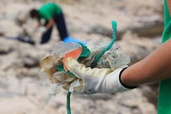Sakupljanje otpada na četrnaest lokacija širom zemlje Sakupljanje otpada na četrnaest lokacija širom zemlje