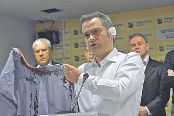 Napadači na Borka Stefanovića osuđeni na višegodišnje kazne zatvora Napadači na Borka Stefanovića osuđeni na višegodišnje kazne zatvora