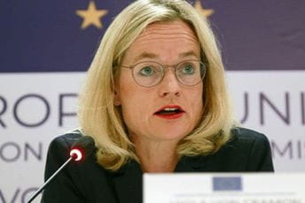 Von Kramon o izborima u Srbiji: Malverzacije s fantomskim biračima i kupovinom glasova Von Kramon o izborima u Srbiji: Malverzacije s fantomskim biračima i kupovinom glasova