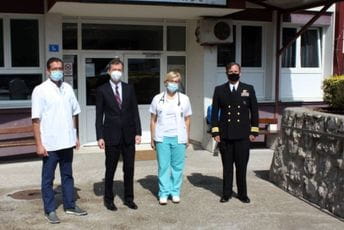 Bolnici Danilo I tri pacijent-monitora i EKG aparata Bolnici Danilo I tri pacijent-monitora i EKG aparata