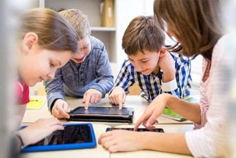 Iskorak u obrazovnom sistemu: Digitalni udžbenici od 1. oktobra dostupni za sve prvake Iskorak u obrazovnom sistemu: Digitalni udžbenici od 1. oktobra dostupni za sve prvake