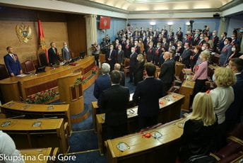 Knežević i Abazović najavili da će podržati Bečića za predsjednika Skupštine i Krivokapića za mandatara (VIDEO) Knežević i Abazović najavili da će podržati Bečića za predsjednika Skupštine i Krivokapića za mandatara (VIDEO)