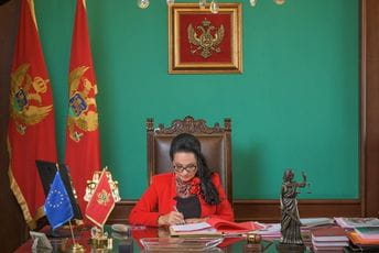 Medenica čestitala Bečiću izbor za predsjednika Skupštine Medenica čestitala Bečiću izbor za predsjednika Skupštine