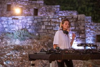 Za samo 16 sati Exitov InfinitX na tvrđavu Mogren kod Budve doveo 700.000 ljudi! Za samo 16 sati Exitov InfinitX na tvrđavu Mogren kod Budve doveo 700.000 ljudi!