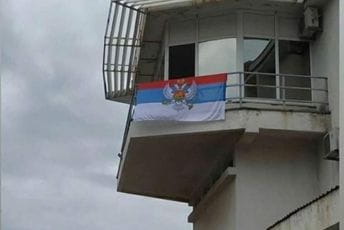 Trobojka na željezničkoj stanici u Baru Trobojka na željezničkoj stanici u Baru