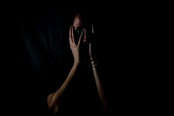 Sramno ćutanje zaduženih za pomoć Sramno ćutanje zaduženih za pomoć