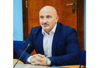 Prijetnje porodici Delija i dalje nerasvijetljene, pojačana policijska kontrola Prijetnje porodici Delija i dalje nerasvijetljene, pojačana policijska kontrola