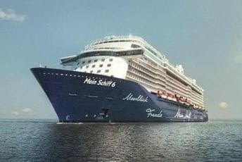 Posada kruzera zaražena: 922 putnika ne smiju da napuste brod Posada kruzera zaražena: 922 putnika ne smiju da napuste brod