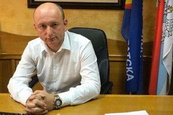 Knežević predlaže povlačenje Zakona o slobodi vjeroispovijesti prije izbora Vlade Knežević predlaže povlačenje Zakona o slobodi vjeroispovijesti prije izbora Vlade