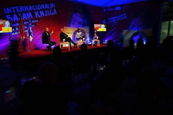 Zbirka eseja Milorada Popovića “Zbilje i prividi” promovisana na Internacionalnom sajmu knjiga Zbirka eseja Milorada Popovića “Zbilje i prividi” promovisana na Internacionalnom sajmu knjiga