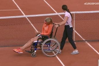 Drama u Parizu: Osmu teniserku svijeta na kolicima odveli sa terena Drama u Parizu: Osmu teniserku svijeta na kolicima odveli sa terena