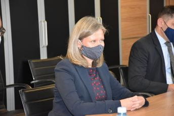 Veljović se danas sastao sa novoimenovanom ambasadorkom Velike Britanije Karen Medoks Veljović se danas sastao sa novoimenovanom ambasadorkom Velike Britanije Karen Medoks