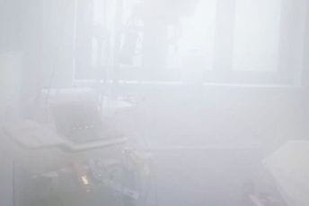 Ovo je pogled medicinske sestre ispod zaštitne opreme Ovo je pogled medicinske sestre ispod zaštitne opreme