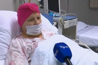 Predsjednik Opštine Bijelo Polje nagradio herojski čin sugrađanke Predsjednik Opštine Bijelo Polje nagradio herojski čin sugrađanke