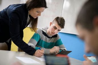 UNICEF i EU pozivaju na podršku nastavnicima tokom pandemije UNICEF i EU pozivaju na podršku nastavnicima tokom pandemije