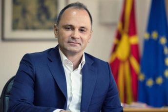 Ministar zdravlja S. Makedonije podnio ostavku nakon tragedije u Tetovu Ministar zdravlja S. Makedonije podnio ostavku nakon tragedije u Tetovu