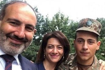 Sin jermenskog premijera stigao na prvu borbenu liniju Sin jermenskog premijera stigao na prvu borbenu liniju