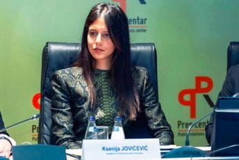 Reagovanje Ksenije Jovićević: Netačno je da sam u Covid-19 pozitivnom stanju dolazila na posao Reagovanje Ksenije Jovićević: Netačno je da sam u Covid-19 pozitivnom stanju dolazila na posao