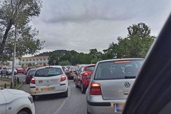 Gužve na testiranju još jedna opomena Gužve na testiranju još jedna opomena