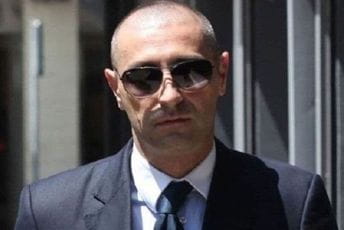 Na meti Markovića pjesnik Vito Nikolić i njegova kćerka Na meti Markovića pjesnik Vito Nikolić i njegova kćerka