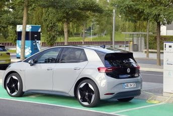 Da li će Norveška biti prva zemlja u kojoj će se voziti isključivo električni automobili? Da li će Norveška biti prva zemlja u kojoj će se voziti isključivo električni automobili?