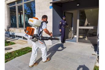 Na Cetinju dezinfikovano 200 stambenih ulaza Na Cetinju dezinfikovano 200 stambenih ulaza