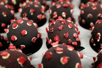 Restoran u Pragu nudi desert u obliku koronavirusa Restoran u Pragu nudi desert u obliku koronavirusa