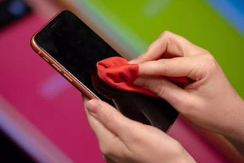 Koronavirus može da preživi na telefonu ili novcu do 28 dana Koronavirus može da preživi na telefonu ili novcu do 28 dana