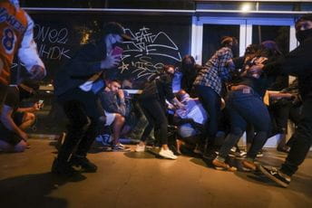 Neredi u Los Anđelesu zbog Lejkersa – uništavali zgrade i prodavnice Neredi u Los Anđelesu zbog Lejkersa – uništavali zgrade i prodavnice