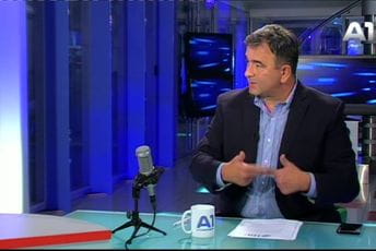 Medojević: Bečić krši ustav, armije stranih špijuna zauzimaju najvažnije državne službe Medojević: Bečić krši ustav, armije stranih špijuna zauzimaju najvažnije državne službe