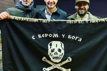 Amfilohije odlikuje Stanivukovića jer je bio na zabranjenoj litiji u Nikšiću Amfilohije odlikuje Stanivukovića jer je bio na zabranjenoj litiji u Nikšiću